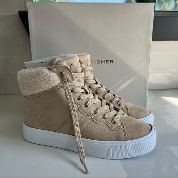Marc Fisher Dapyr Women’s 8.5 Natural Tan Faux Suede Shearling Hi Top Sneaker - Picture 3 of 13